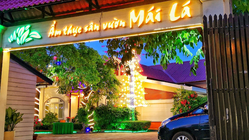 Ẩm Thực Sân Vườn Mái Lá - nhà hàng Quận 7