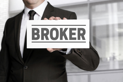 Trader mất phương hướng giữa hàng trăm broker: Khi niềm tin trở thành “tài sản giao dịch” quý nhất