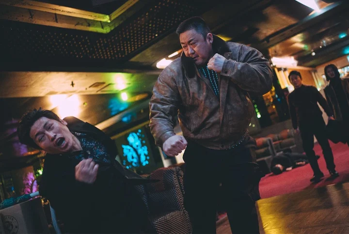 Review bộ phim Vây hãm: Kẻ trừng phạt - bom tấn Hàn Quốc trong hè này