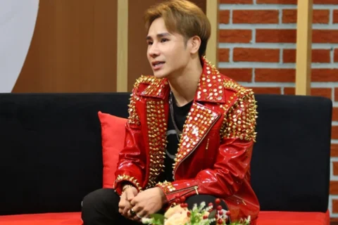 Chu Bin là ai - Năm 2024 đầy tai ương của ca sĩ Chu Bin - Review