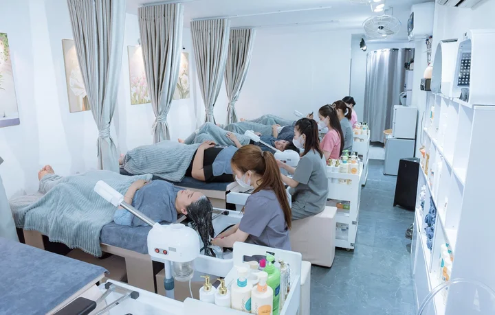 Review Tâm Uyên Beauty - Trải Nghiệm Uốn Mi và Gội Đầu Dưỡng Sinh tại Huế