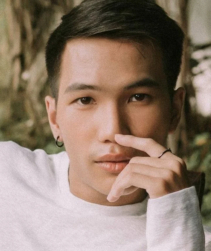 Tiểu sử tú sena - từ streamer được giới trẻ yêu mến tới nợ nần ngập đầu