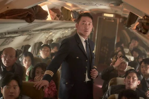 Review Phim Vây Hãm Trên Không - Một Chuyến Bay Đầy Kịch Tính