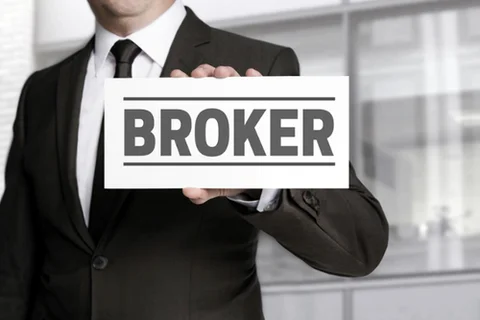 Trader mất phương hướng giữa hàng trăm broker: Khi niềm tin trở thành “tài sản giao dịch” quý nhất