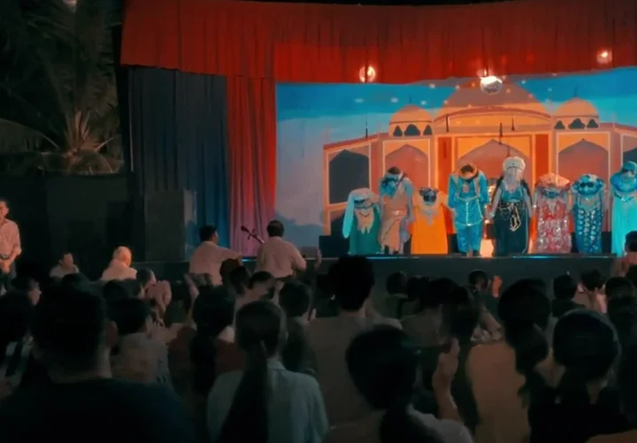 Review phim Sáng đèn - Sự lụi tàn của gánh cải lương