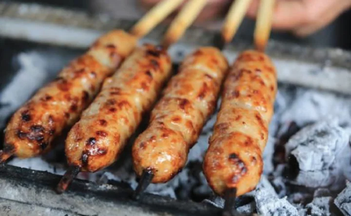 Ẩm thực đường phố Sài Gòn - Bò kho, bột chiên, nem nướng