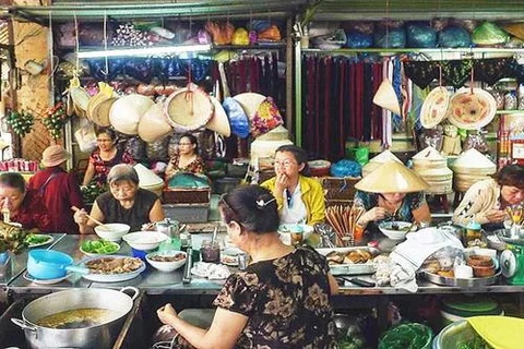 Ẩm thực đường phố Sài Gòn - Bò kho, bột chiên, nem nướng