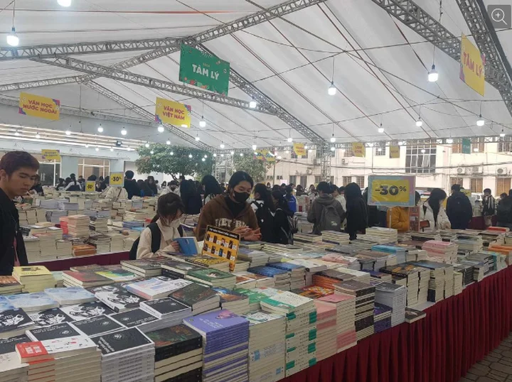 Review Hội sách Đà Nẵng buffet 59k - Mua sách được tặng vàng