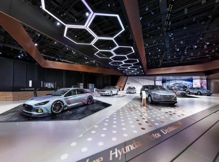 Dịch vụ thi công nội thất showroom tại TP Hồ Chí Minh - công ty Sáng Tạo