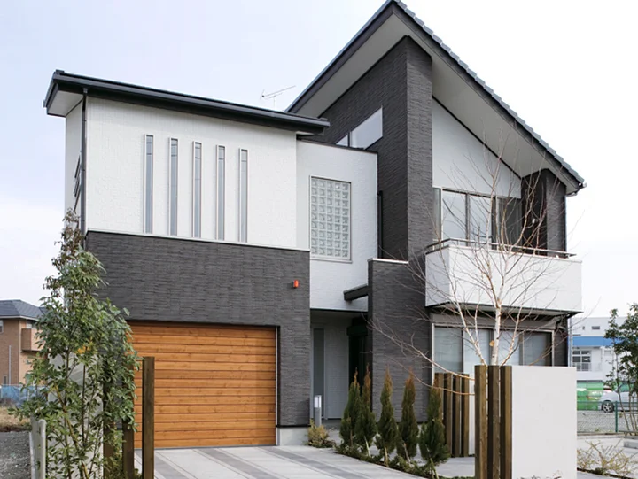 Review gạch Inax chính hãng của công ty LFC