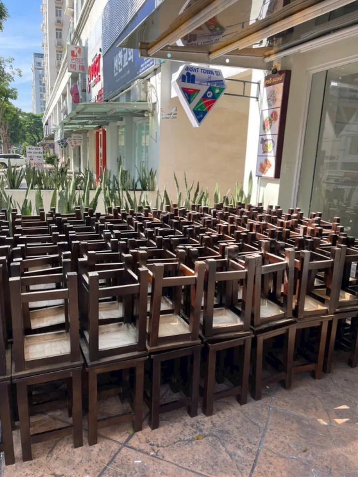 Dịch vụ thu mua bàn ghế cũ tận nơi uy tín TP HCM