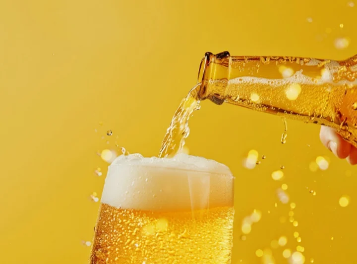 Uống bia có đẹp da không? Lời giải đáp từ góc nhìn khoa học