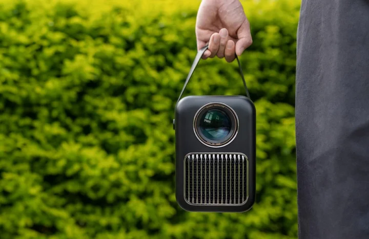 Review máy chiếu mini Wanbo T6R Max: Lựa chọn tối ưu cho trải nghiệm phim tại gia