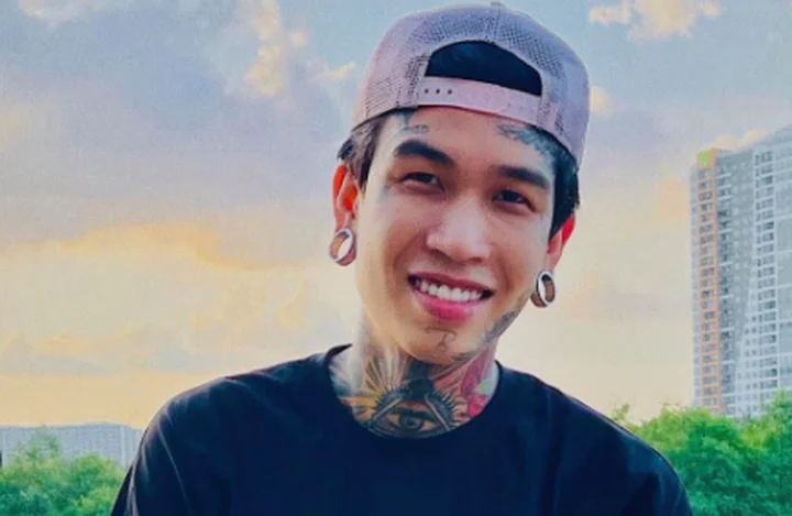 Dế Choắt liên tục đăng story và bình luận gay gắt - chuyện gì đang xảy ra với quán quân Rap Việt?