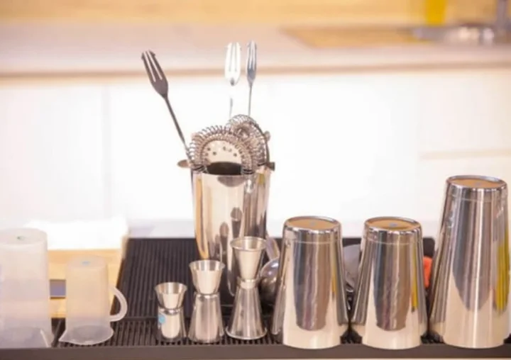 Giải mã dụng cụ pha chế Cocktail Whisky: cần gì để trở thành Bartender tại gia?