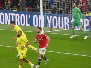 MU 5-2 Ipswich: Bruno Fernandes Hat-Trick, Carrick Có 3 Điểm Đầu Tiên