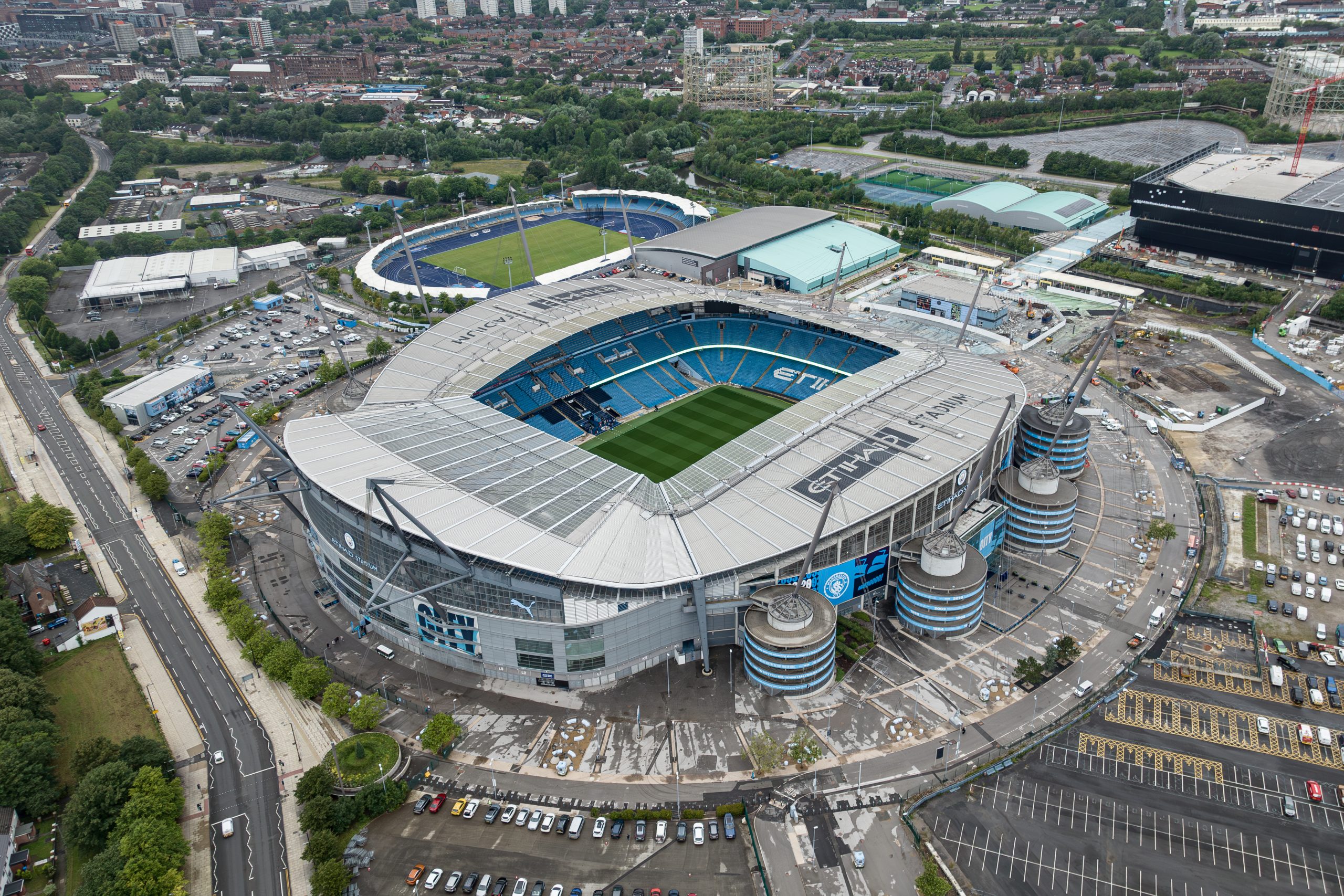 Sân Etihad, sân nhà của Manchester City nhìn từ trên cao
