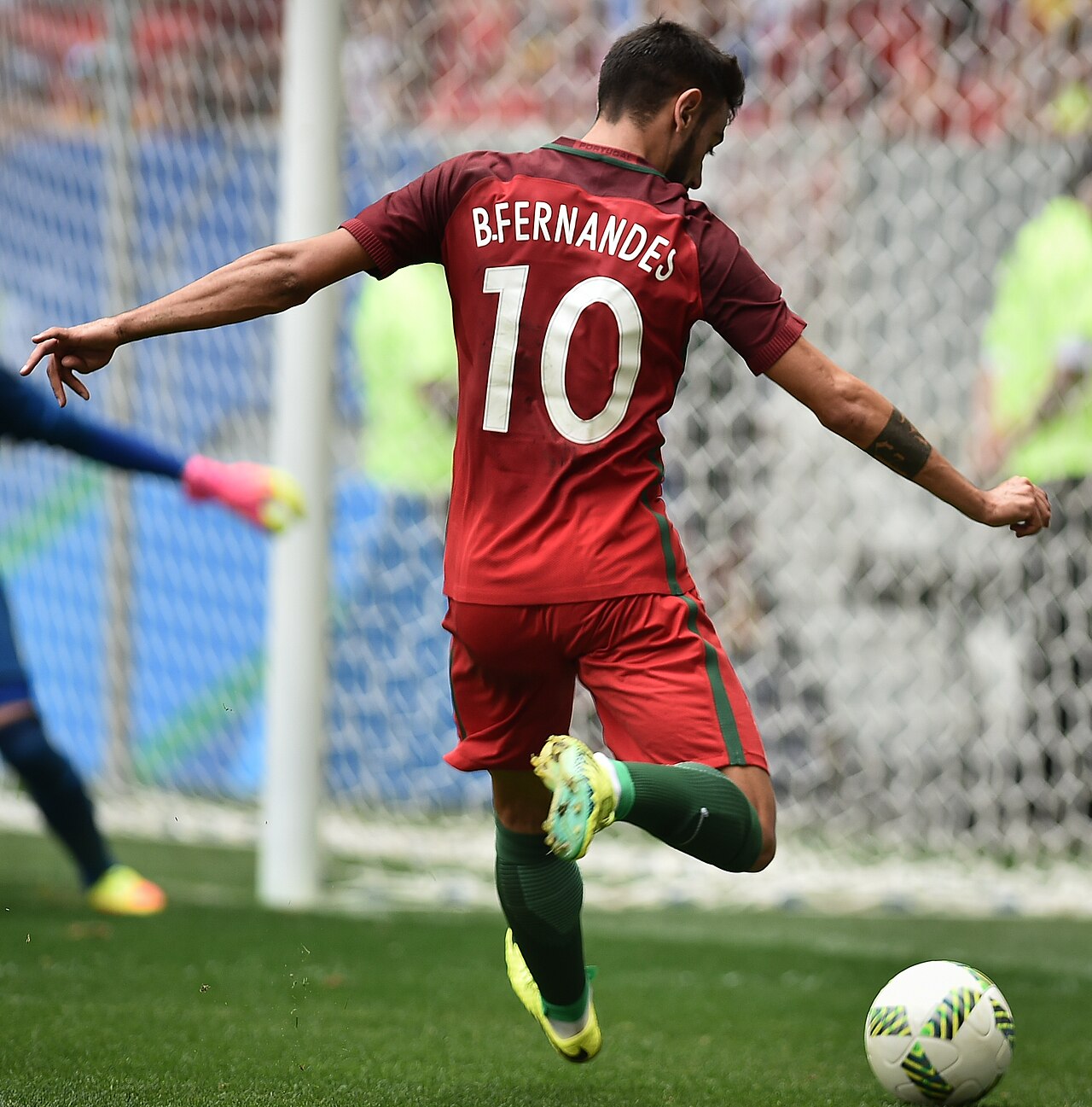 Bruno Fernandes đội trưởng Manchester United