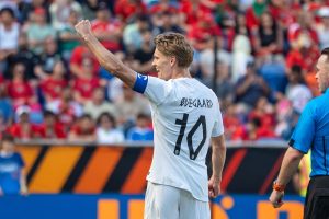 Napoli 0-1 Arsenal: Ødegaard Ghi Phút 75, Saka Bỏ Lỡ Khó Tin