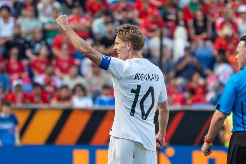 Napoli 0-1 Arsenal: Ødegaard Ghi Phút 75, Saka Bỏ Lỡ Khó Tin