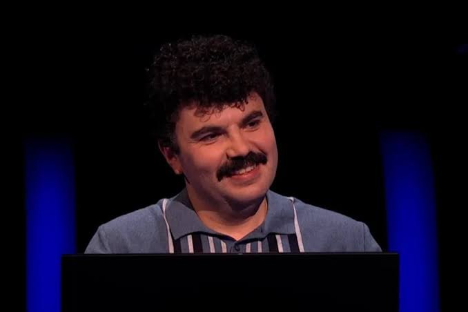 Nicholas Bennett trên ghế nóng Who Wants to Be a Millionaire bản Anh