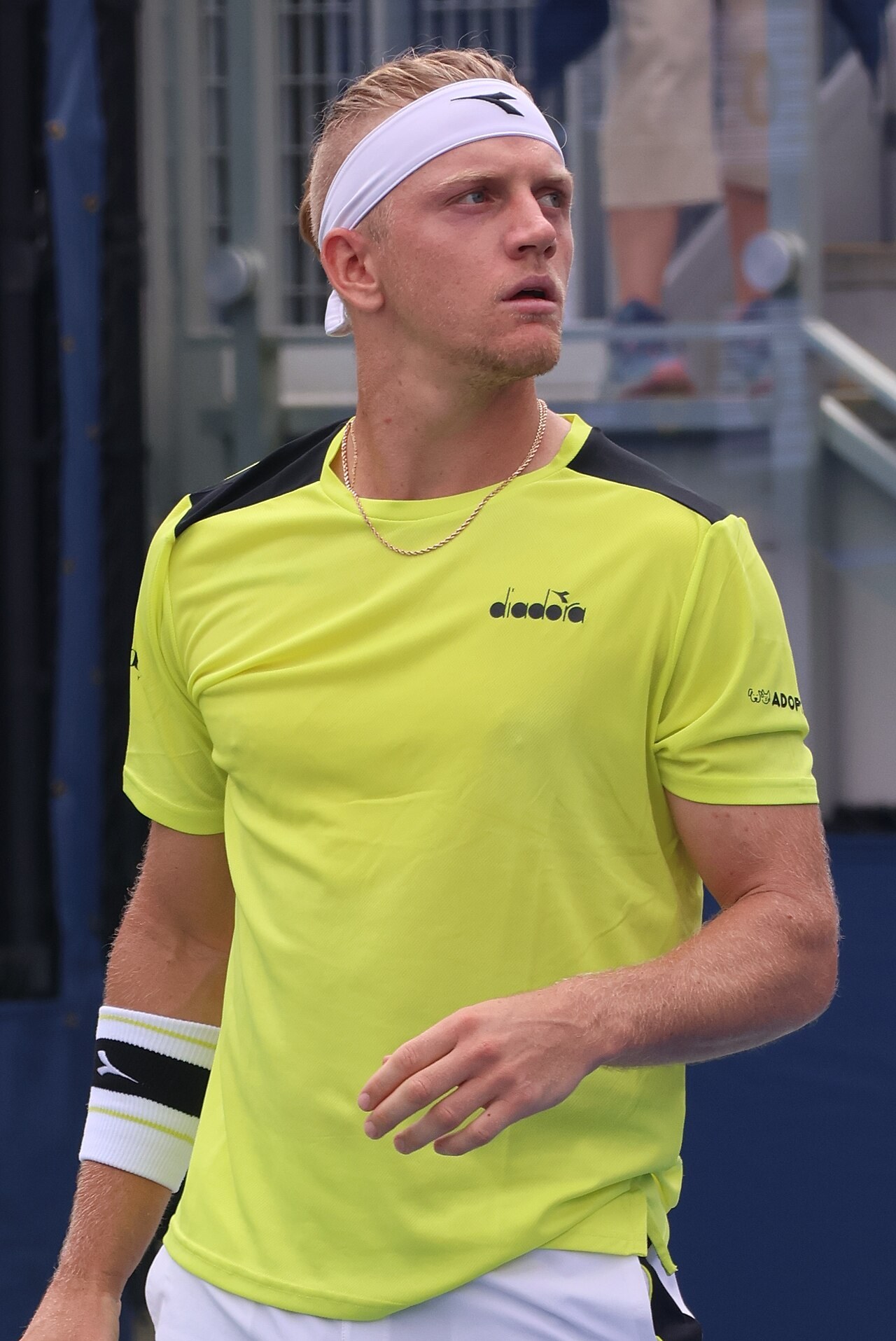 Alejandro Davidovich Fokina mặc áo vàng tại US Open 2023