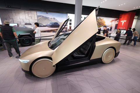 Cổ Phiếu Tesla Tăng 5,2%: Sáp Nhập SpaceX Tới Đâu, Quý 3 Ra Sao