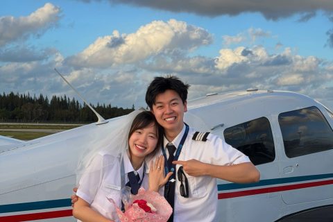 Hà Còi Cầu Hôn Meichan Trên Máy Bay: Hai Năm Yêu Kín Tiếng