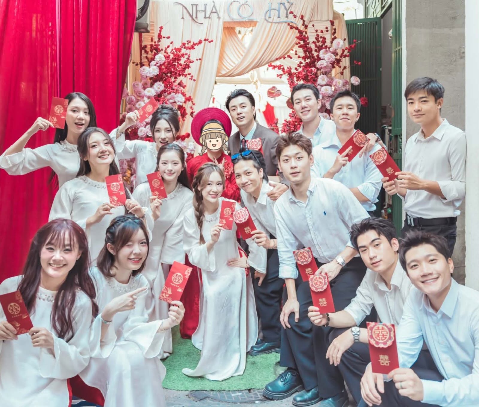 Dàn bê tráp trong lễ ăn hỏi của Vương Anh Ole, có Long Vũ